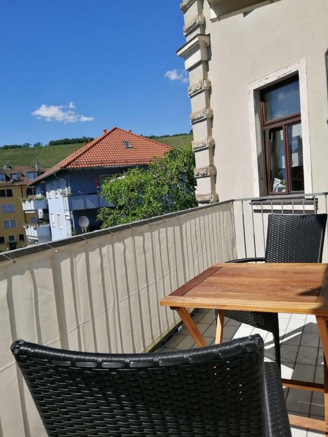 Charming City Apartment With Parking Spot Wurzburg Luaran gambar